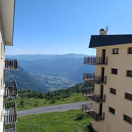 8 Pers. A Saint-lary-soulan, Pieds Des Pistes, Balcon Sud-ouest, Equipe, Linge & Menage - Fr-1-457-169 * סן-לארי-סולאן